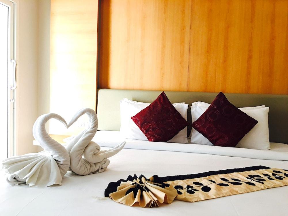 Andatel Grande Patong Phuket Exterior photo